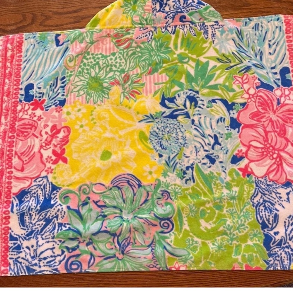 Lilly Pulitzer cheek to cheek hooded towel